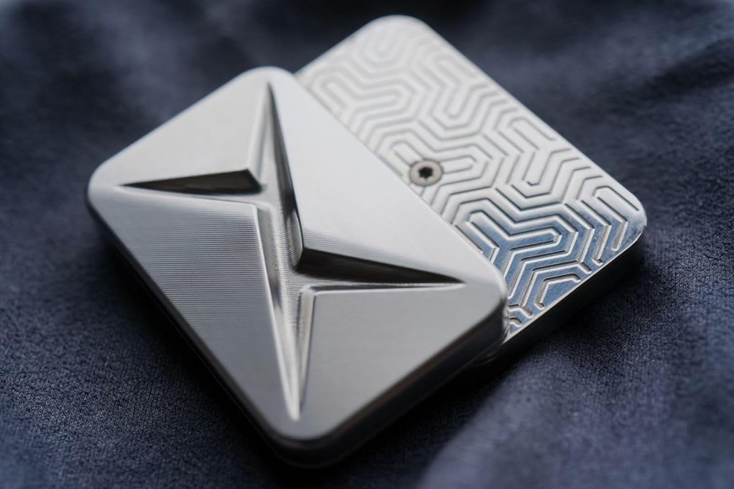 Metal Fidget Slider-Slider Fidget Toys for Adults,EDC Metal Trackless Fidget Slider Haptic Toy Stress Relief Toys,Home Office Executive Desk Toys Ideal Gifts for Father Husband Boyfriend