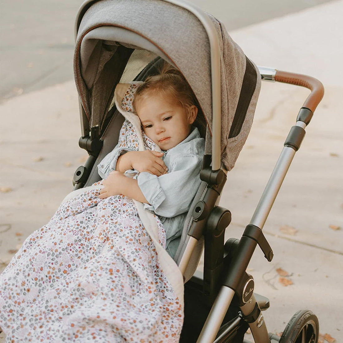 How to Choose the Perfect Travel Stroller: Essential Features for Modern Parents
