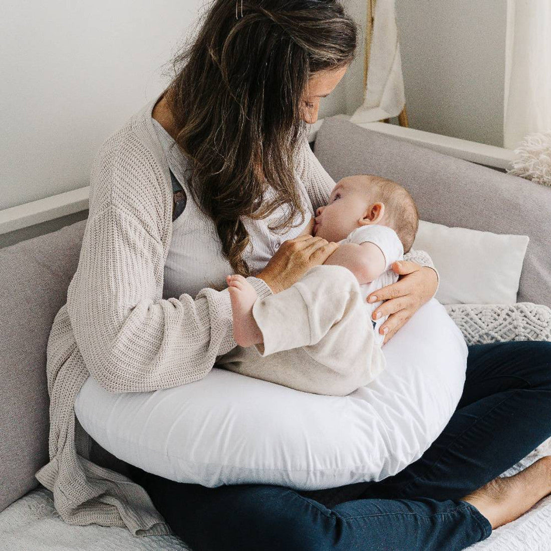 Nursing Pillow Buying Guide: Comfort and Support for Every Feeding Moment