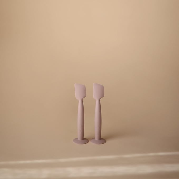 mushie Diaper Cream Applicator Soft Silicone with Suction Base (Soft Lilac)