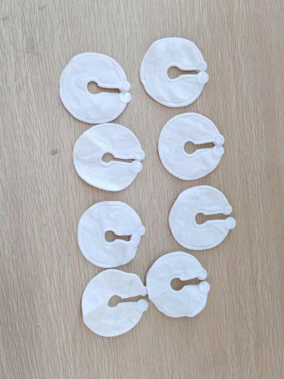 100 Pieces G Tube Pads G Tube Button Covers Peg Feeding Supplies Feeding Pads Holder Peritoneal Abdominal Soft Absorbent Button Covers Holder for Nursing Care