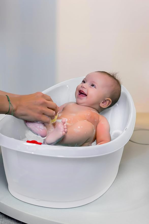 BEABA by OKBaby, Onda Baby Bath, Ergonomic Multi-Position tub for Infants and Babies up to 12 Months, Integrated Water Thermometer, Made in Italy, White
