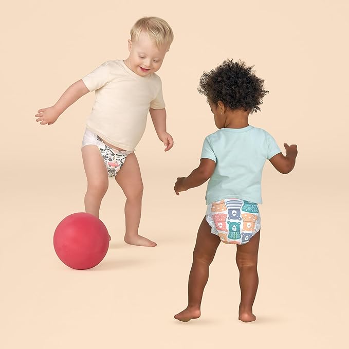 The Honest Company Clean Conscious Diapers for Delicate Skin | Up to 100% Leakproof | Hypoallergenic, Fragrance Free | Gender Neutral | Club Box, Size 6 (35+ lbs), 40 Count (Prints May Vary)