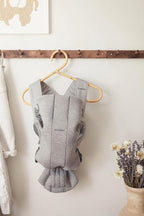 BabyBjörn Baby Carrier Mini, Light Gray, 3D Jersey | Infant Carrier (7-25 lbs), Ergonomic, Easy-to-Use