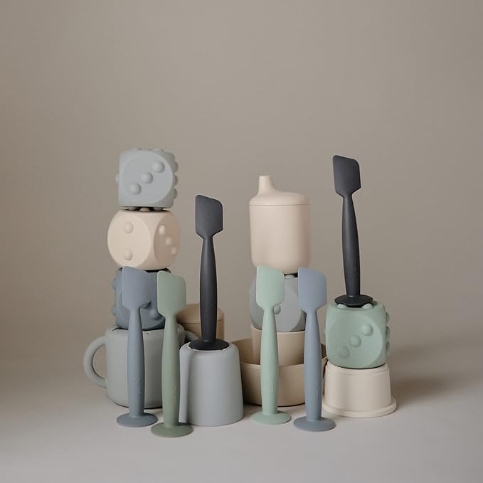 mushie Diaper Cream Applicator Soft Silicone with Suction Base (Dried Thyme)