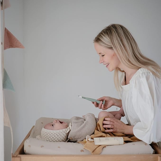 mushie Diaper Cream Applicator Soft Silicone with Suction Base (Cambridge Blue)