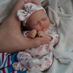 7 Inch Reborn Baby Doll ， Silicone Doll Girl Betty, Mini Realistic Newborn Baby Dolls Silicone Full Body with Feeding Accessories