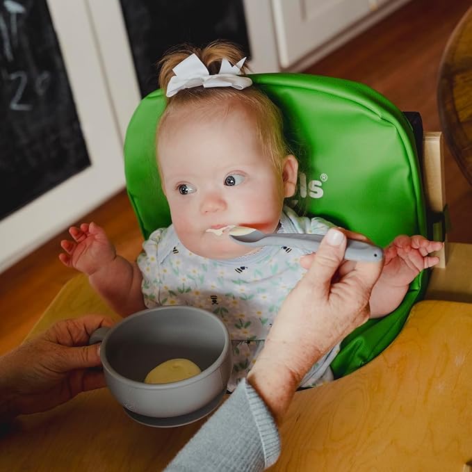 TalkTools Itsy Bowl with Locking Lid - Platinum grade silicone with Volume Lines, Curved Walls for Easy Scooping - for Babies, Toddlers, Children, and Elderly - Snack Cup Lid Accessory (Cloud)