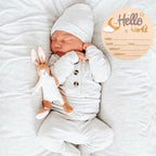Baby Announcement Sign, 5.9 Inch Wooden Hello World Newborn Signs, Birth Announcement Sign and Pen, Moon and White Cloud Decoration, Welcome Newborn Arrival to World, Hospital Nursery for baby (Light Brown)
