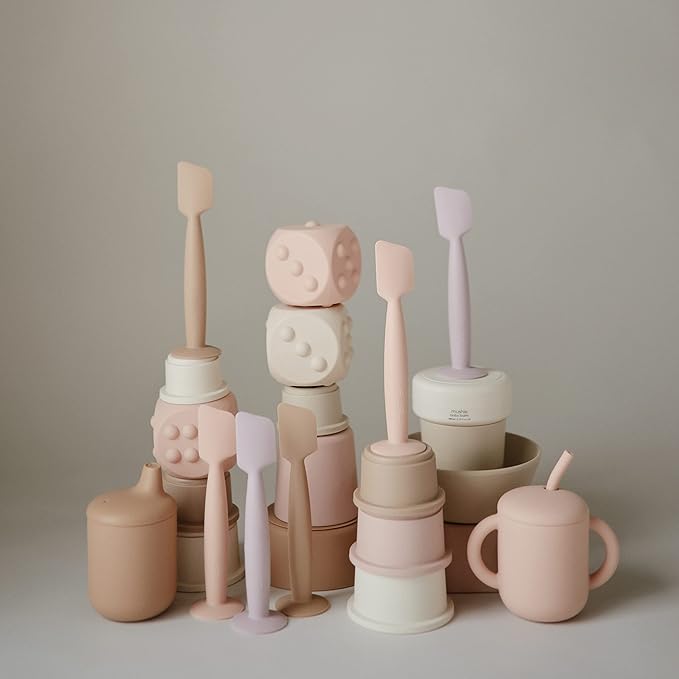 mushie Diaper Cream Applicator Soft Silicone with Suction Base (Soft Lilac)