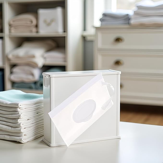 Transparent Baby Wipe Case Travel Holder Keeps Wipes Moist Set of Wet Wipes Holders Cases Portable Travel On The Go Refillable Dispenser Container, Diaper Wipe Holders