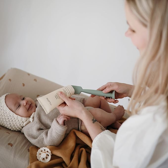 mushie Diaper Cream Applicator Soft Silicone with Suction Base (Dried Thyme)