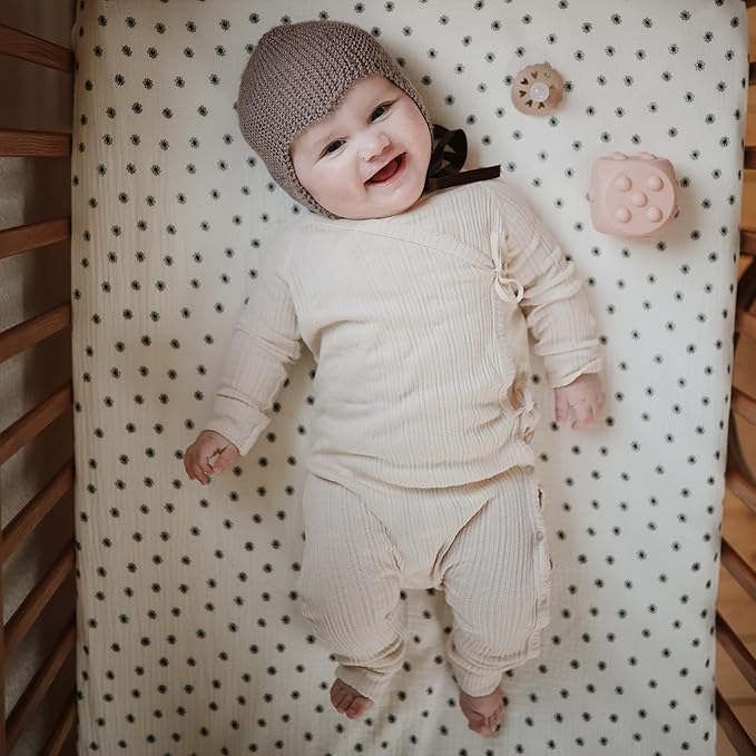 mushie Extra Soft Muslin Fitted Crib Sheet | 192 Thread Count | 28"x 52" (Black Daisy)