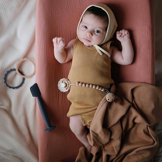 mushie Diaper Cream Applicator Soft Silicone with Suction Base (Tradewinds)