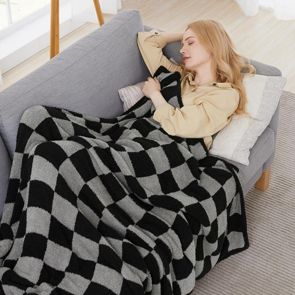 WRENSONGE Checkered Throw Blanket, Black Grey Checkered Soft Cozy Fluffy Warm Hand Made Weave Throw Blankets for Couch, Sofa, Chair, Bed, Picnic,Travel Lightweight Bed Blanket - 60 * 80