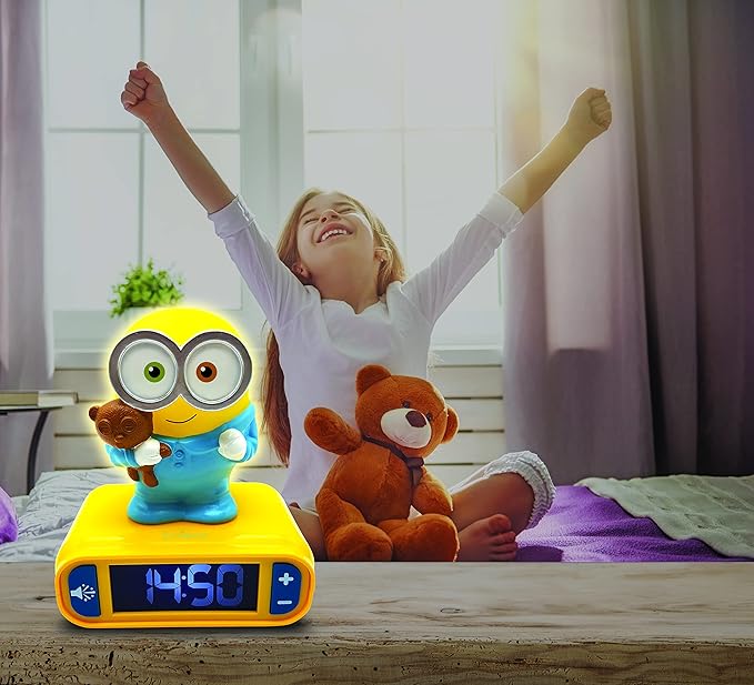 LEXiBOOK - Minions - Bob Digital Alarm Clock with Night Light - Snooze Function - Minions Sound Effects - for Children/Kids - Luminous Clock with Bob, Yellow/Blue - RL800DES