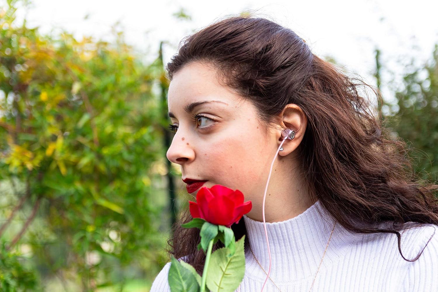 LUDOS Ultra Wired Earbuds in-Ear Headphones, 5 Years Warranty, Earphones with Microphone, Noise Isolating Ear Buds, Memory Foam for iPhone, Samsung, School Students, Kids, Women, Small Ears - Pink