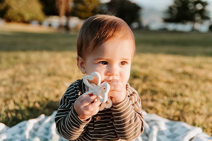 Haakaa Silicone Clover Teether - Food Grade Silicone Teething Toys for Babies 3-6 Months 6-12 Months, Soft & Easy Hold Chew Toy for Infant, BPA Free (Copper)