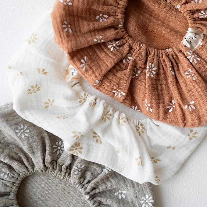 Baby Wipes Cover – Universal Size, One Size Fits All Wipes Packages | Muslin Cotton Tissue Cover for Nursery, Diaper Bag & Changing Table, Station | Gingham & Neutral Patterns (3-Daisy)