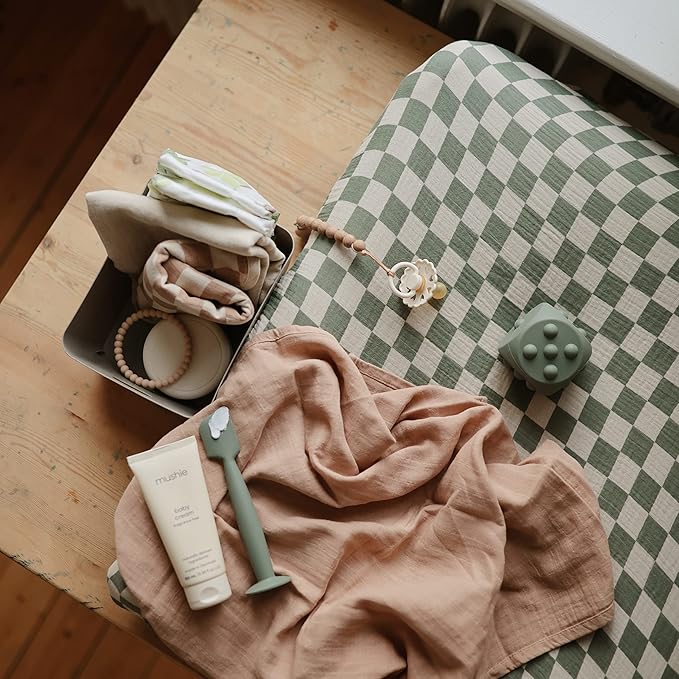 mushie Diaper Cream Applicator Soft Silicone with Suction Base (Tradewinds)