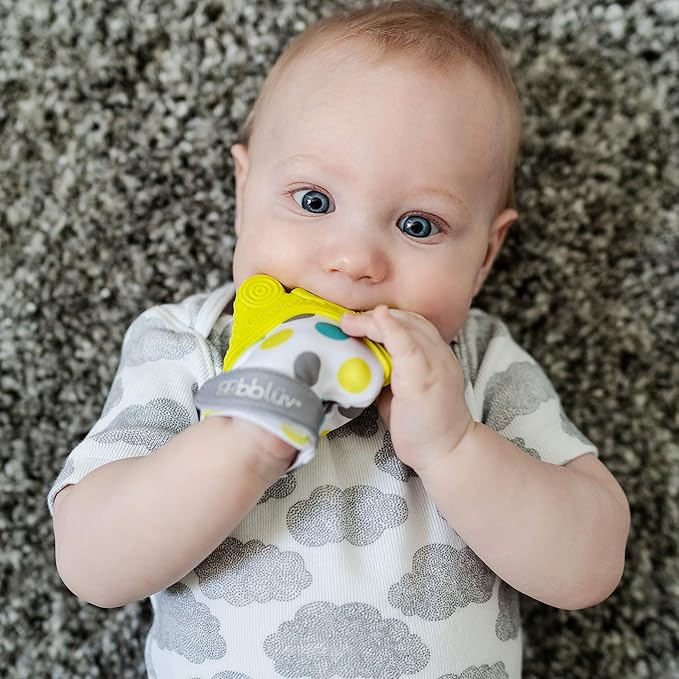 bblüv - Glüv - Original Silicone Baby Teething Mitten with Opposable Thumb, Self Soothing Teether Toy, Includes a Storage Bag (Lime)