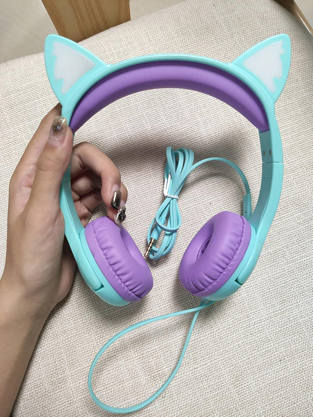 Olyre Kids Headphones with MIC for School, 85dB Safe Volume Limited Light Up Cat Ear Headphones,Wired Cord On-Ear Headset for Children/Boys/Girls/Travel-Green/Purple